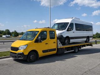 Bus osobowy na lawecie – Zamość